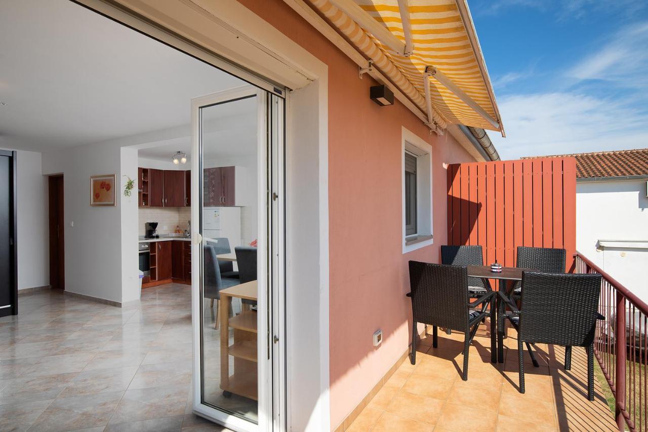 Apartmani Dujmovic Medulin Exterior foto
