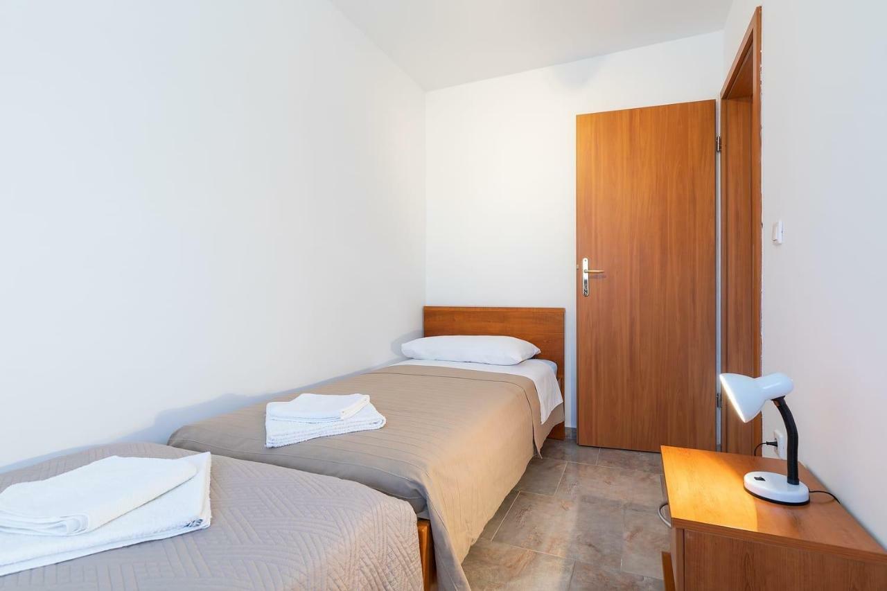 Apartmani Dujmovic Medulin Exterior foto